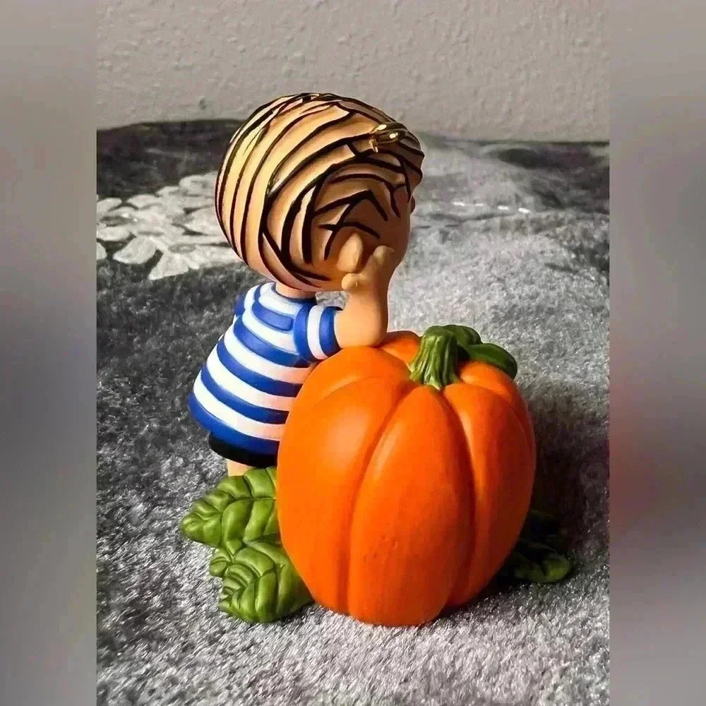 Hallmark NEW “Waiting for the Great Pumpkin” Peanuts All Year Christmas Ornament - Picture 6 of 11